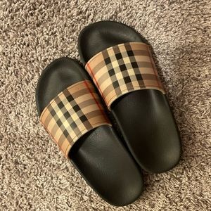 Burberry kids slides